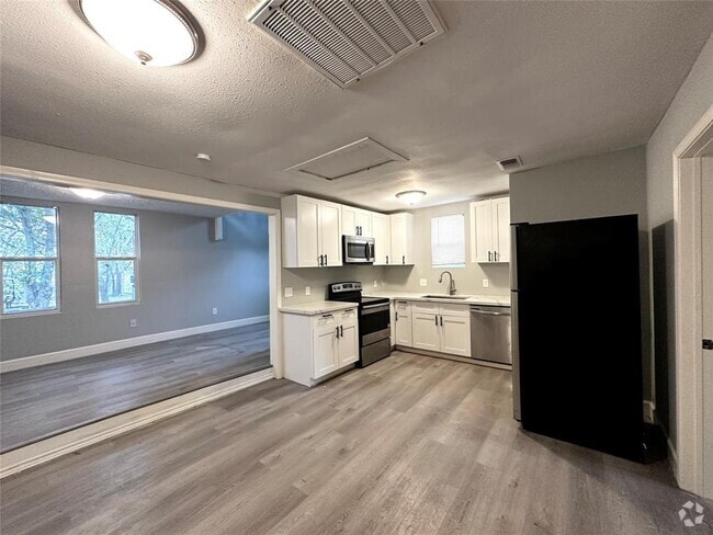 Building Photo - 4318 1st St Unit B Rental
