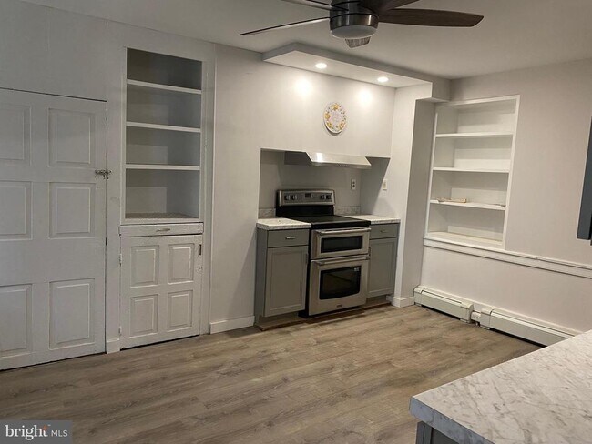 Photo - 2063 Hill Rd