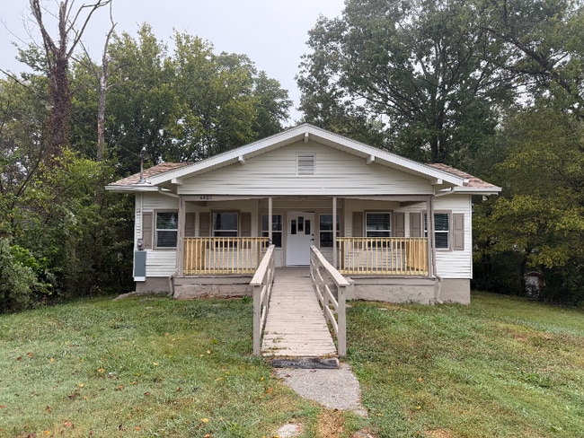 Photo - 4402 Immanuel St SW