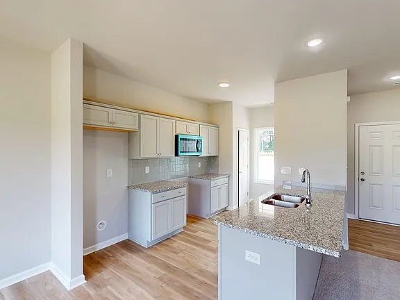 225 Swinson Dr