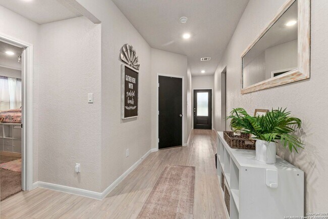 Photo - BEAUTIFUL 4-BEDROOM, SINGLE-STORY HOME IN RHINE VALLEY