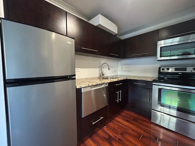 Photo - 1350 N Dearborn St