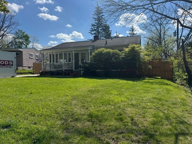 Photo - Fully Updated 3 Bedroom - 1 bathroom home - $3,000