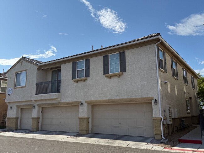 Building Photo - DESERT PINES GATED COMMUNITY! Rental