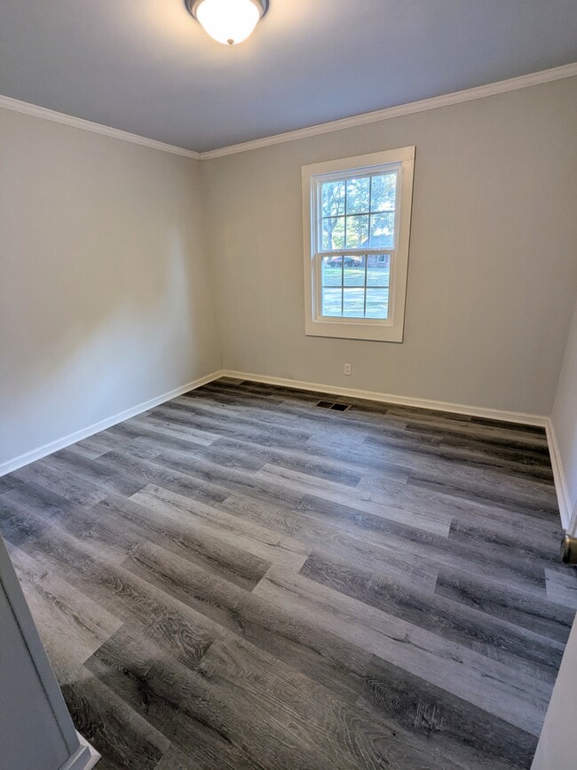 Photo - 205 Hazel Rd