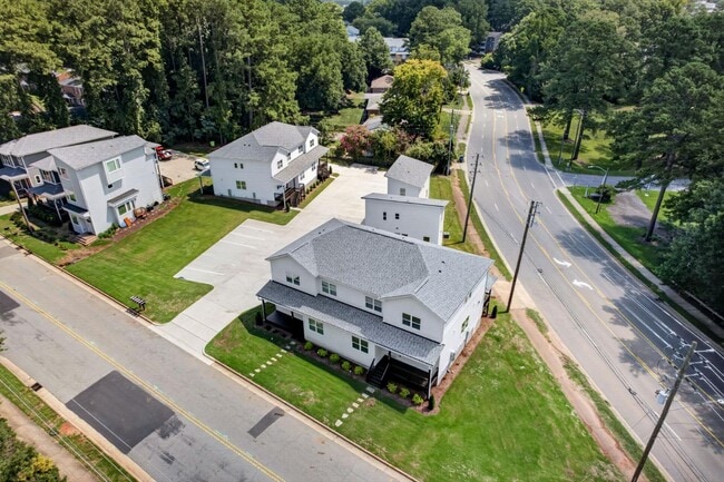 Photo - 1753 Crest Rd