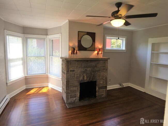 Photo - 68 W Cliff St