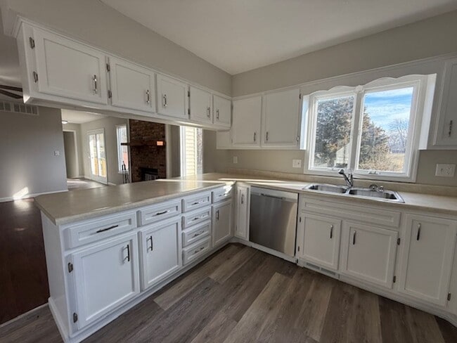 Photo - 3 Bedroom with Finished Walk Out Basement!