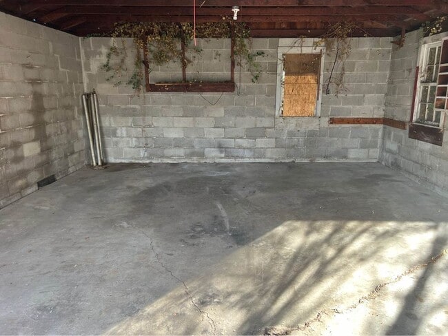 719 S Jefferson St Unit Garage