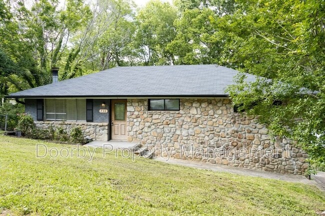 Building Photo - 730 Roberta Dr Rental