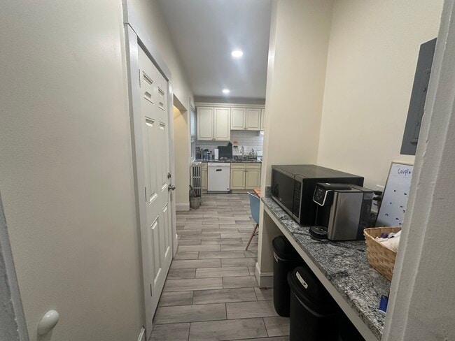 Photo - 194 Kelton St Unit 1