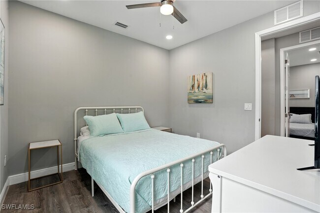 Building Photo - 10140 Carolina St