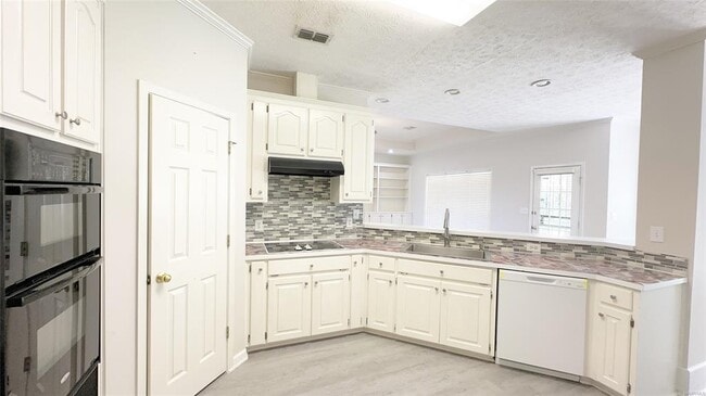 Photo - 7048 Chip Curve