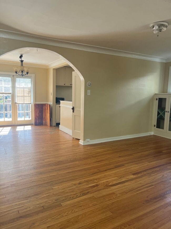 Photo - Gorgeous Victorian Style Home w/ FINISHED BASEMENT!