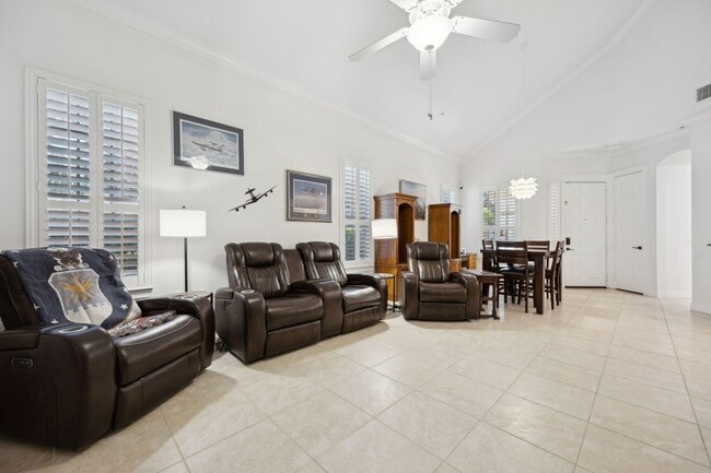 Photo - WALK TO THE BEACH!