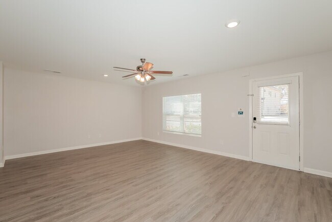 Photo - 270 River Walk Farm Pkwy