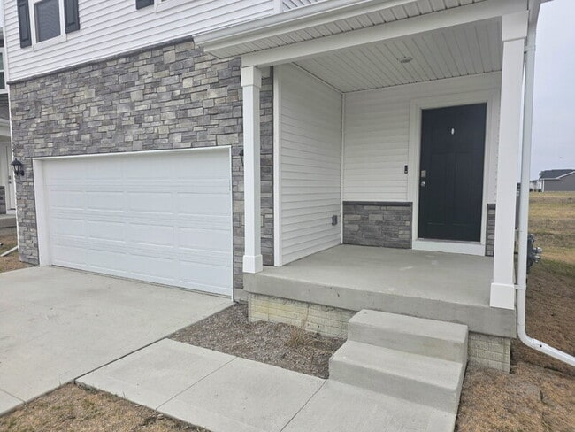 Photo - 655 NW Williamsburg Ln