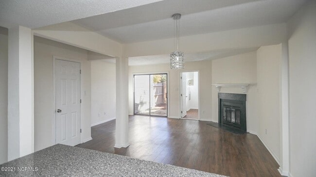 Photo - Townhouse close to Western Blvd and BASE!