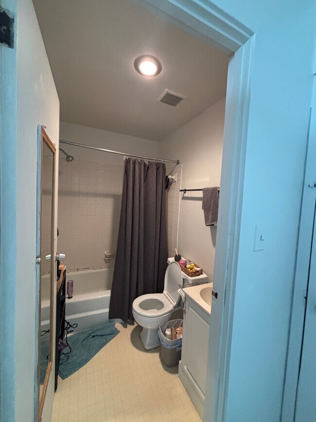 Photo - 6339 Marchand St Unidad 6