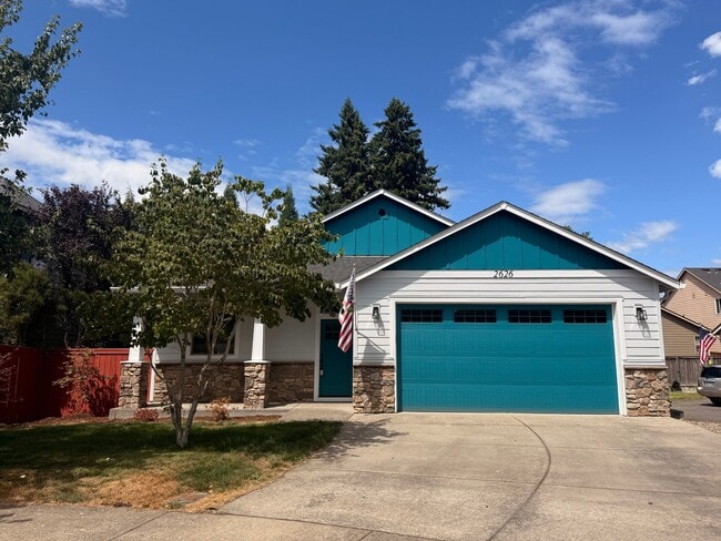 Building Photo - 2626 NE Hawthorne Cir