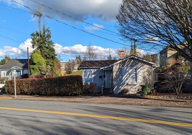 Front - 434 3rd Ave N Casa