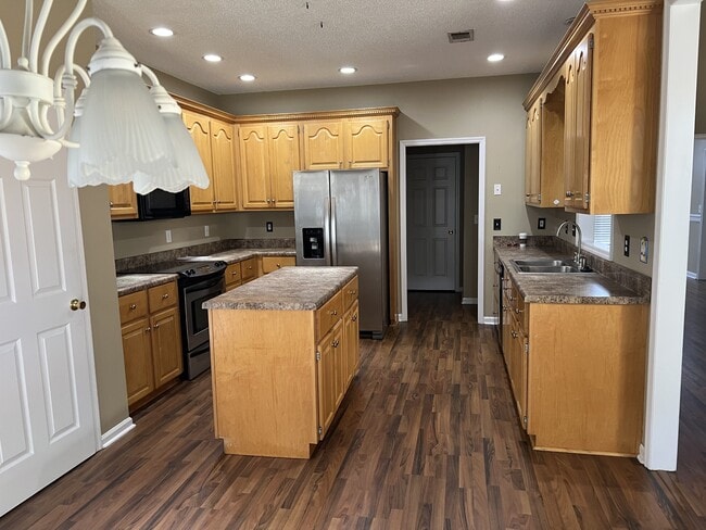 Photo - 205 Southfield Ct