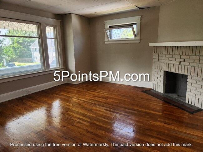 Photo - 1853 Colonnade Rd
