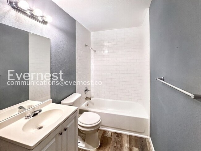 Photo - 40 Hiland Pl Unit B