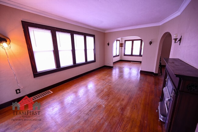 Photo - 1232 Eliza St