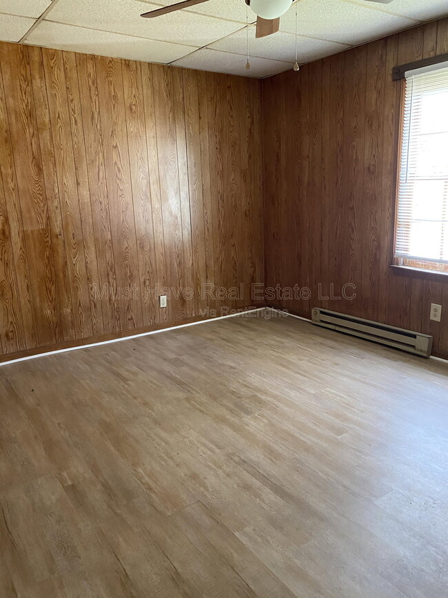 Photo - 1627 B Ave SE