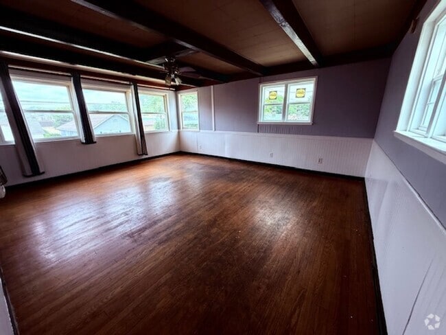 Building Photo - 525 Camden Rd Unit Upstairs Apt