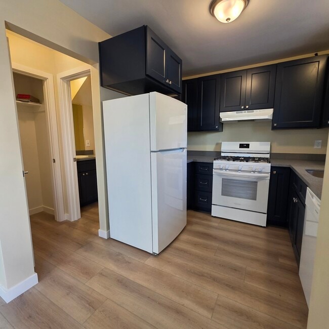 Photo - 2179 Beebee St