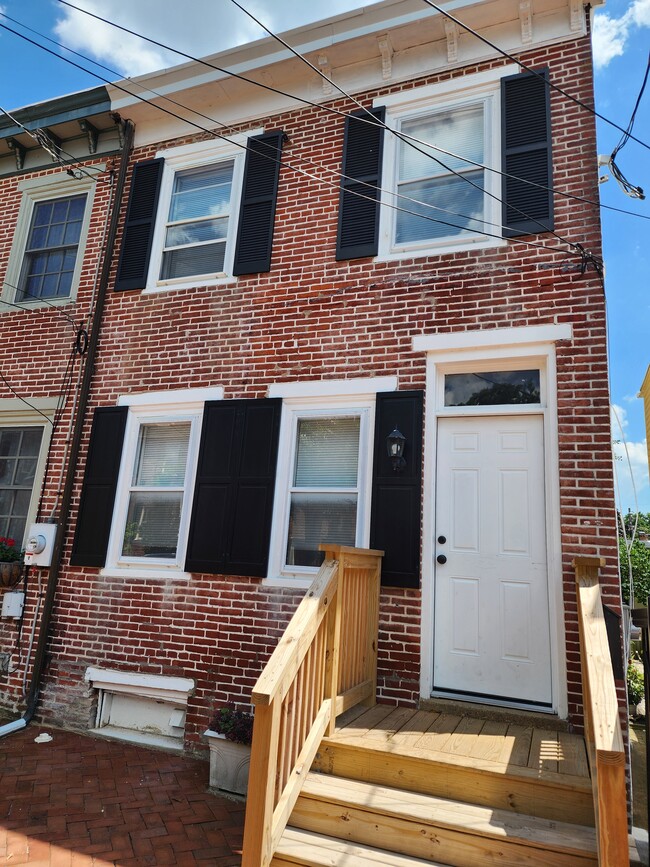 Photo - 57 W 4th St