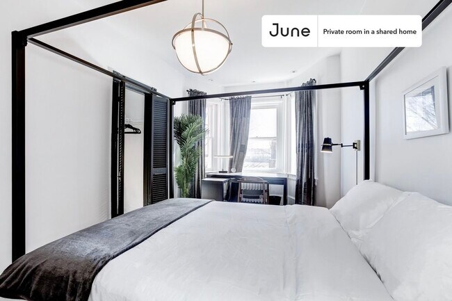 Room in Shared 4 bed/1.5 bath home in Capitol Hill