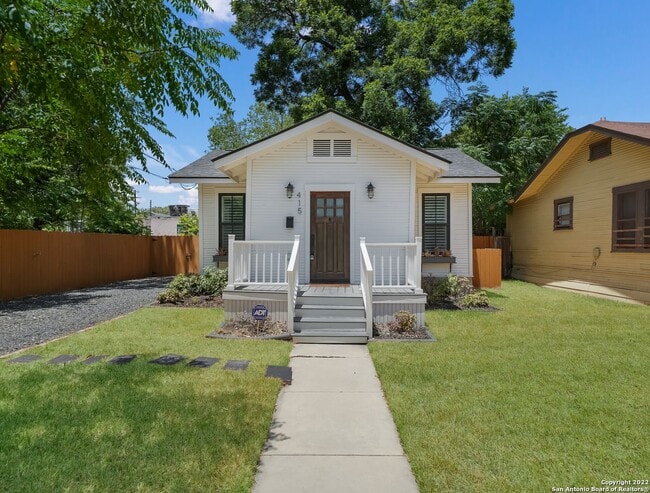 Building Photo - Adorable home 2/2 In Mancke Park