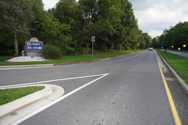 Photo - 691 Towne Center Dr