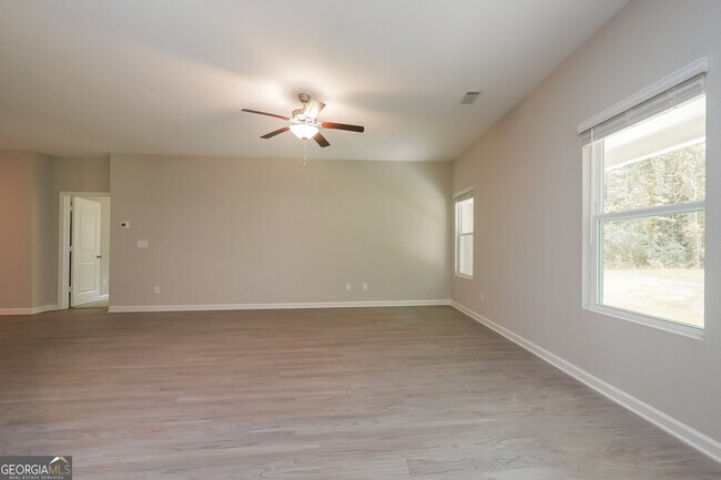 Photo - 75 Katelen Ct