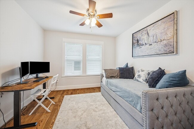 Building Photo - 4605 Fisk St