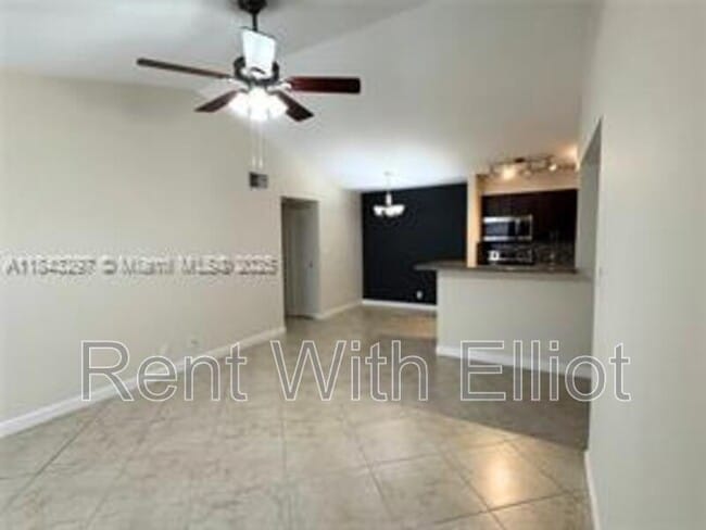Building Photo - 2926 S University Dr