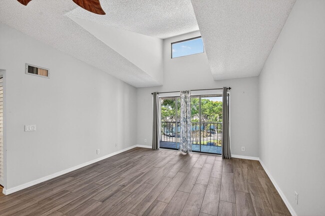 Photo - 812 Sky Pine Way Unit D3