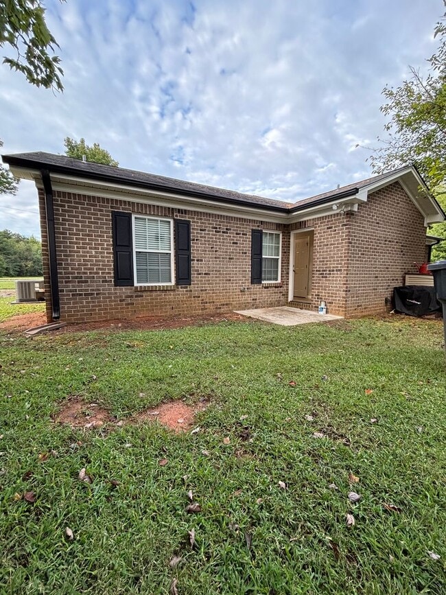 Photo - 265 Harmon Ln