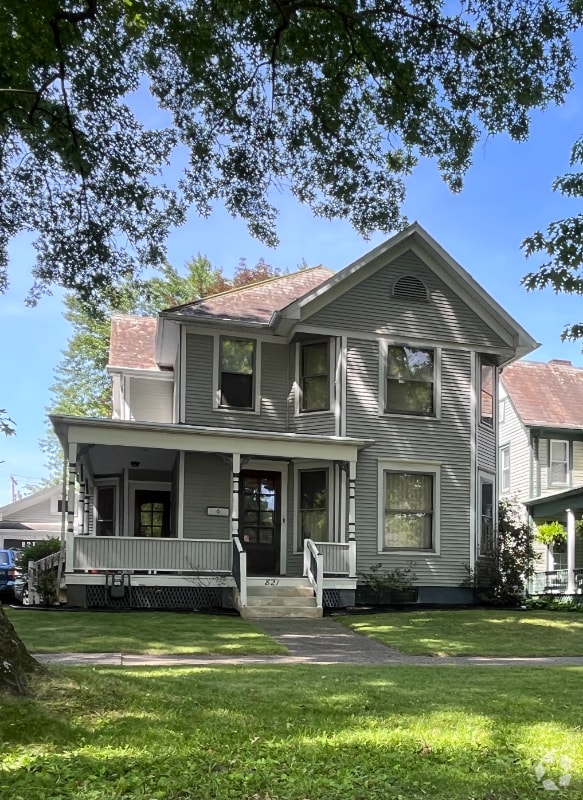 Building Photo - 821 3rd St Rental