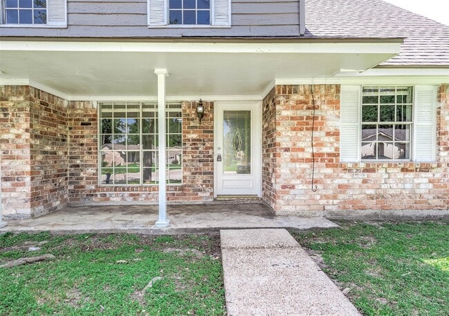 Photo - 9014 Landwood Dr