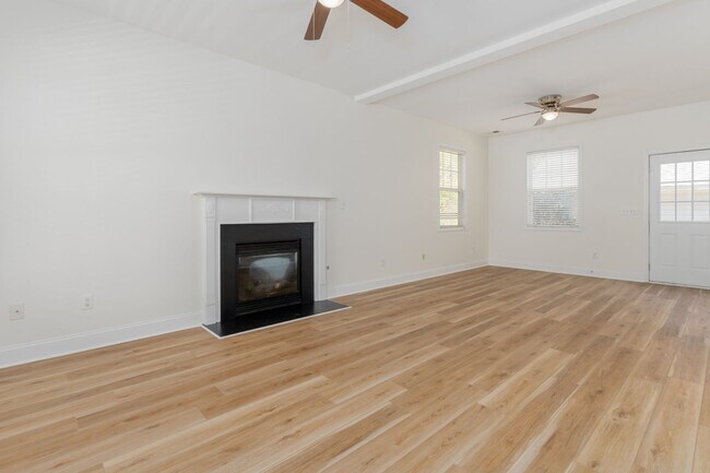 Photo - Stylish 3 Bedroom Home in The Sought-After Lake Carolina