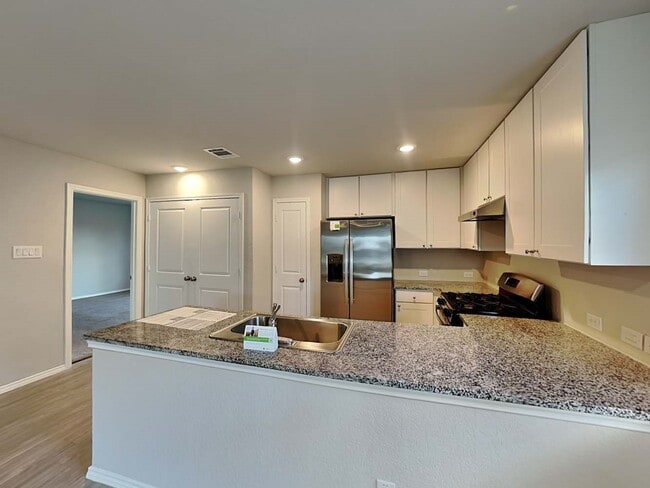 Photo - 10618 Varmus Dr