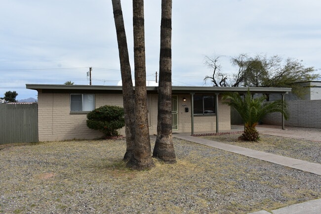 Photo - 3645 E 32nd St