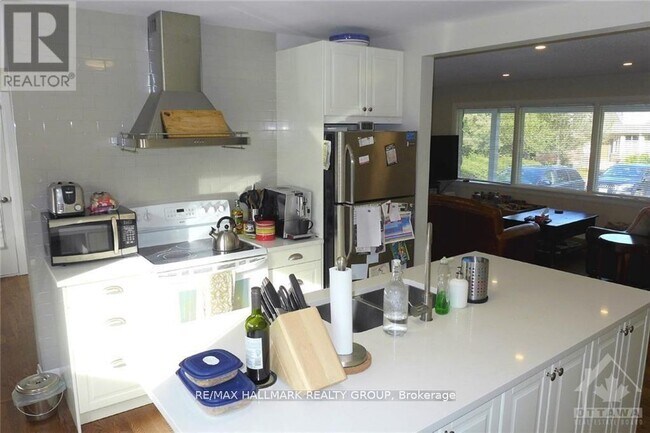 Photo - 186 Balmoral Pl