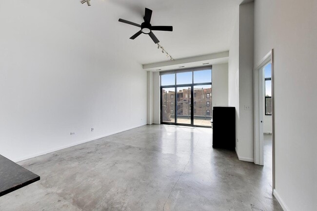 Photo - 3631 N Halsted St