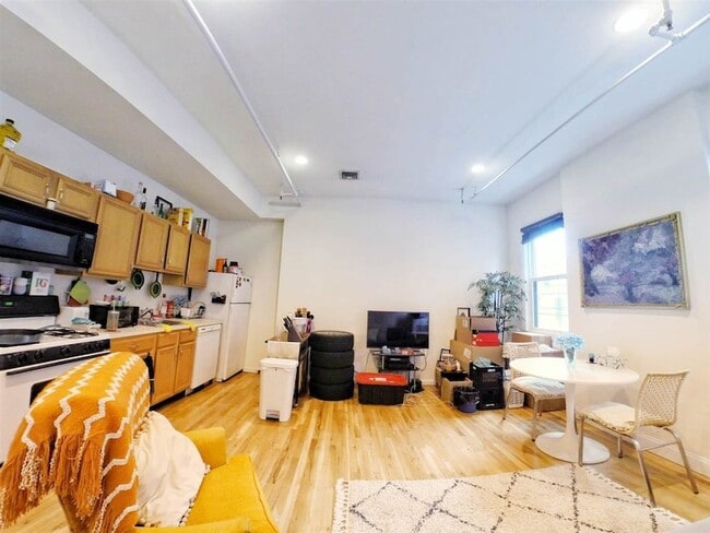 Photo - 62 4th St Unit 2R