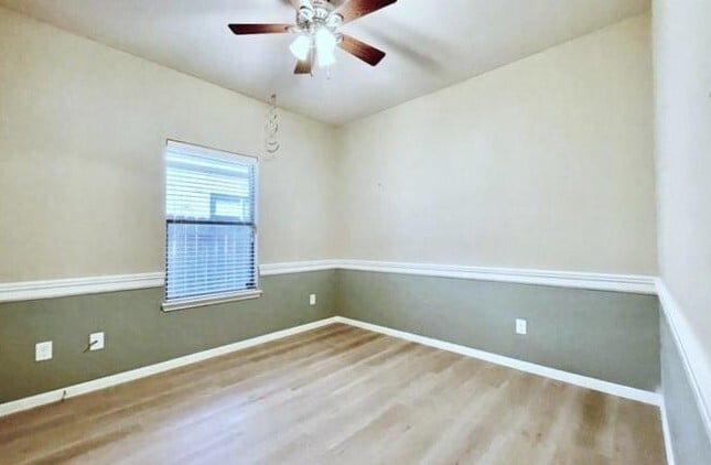 Photo - 622 W Newport Bend